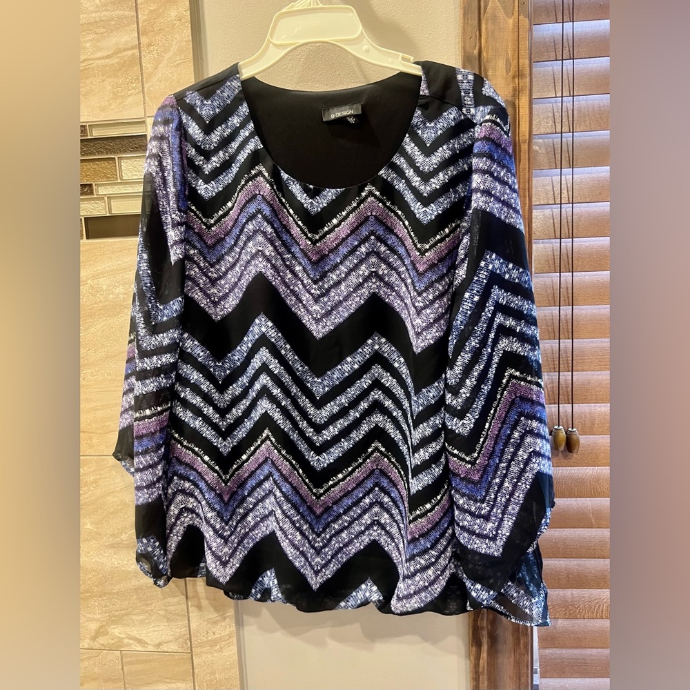 B Design Long Butterfly Sleeves Top with bubble hem. Size xl.